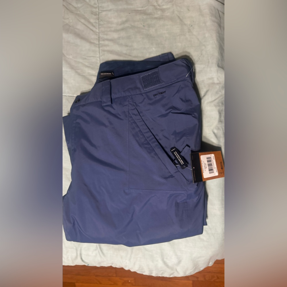 North Face Snowboarding Pants. NWT. XXL